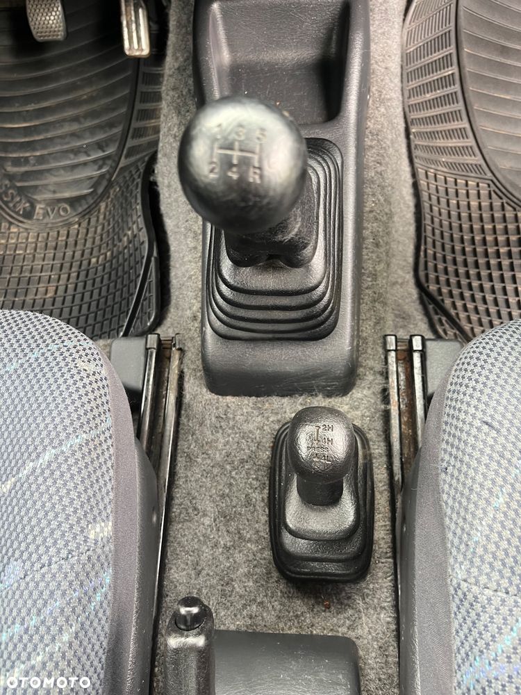 Suzuki Jimny 1.3 - 18