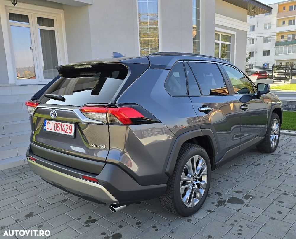 Toyota RAV4 - 6