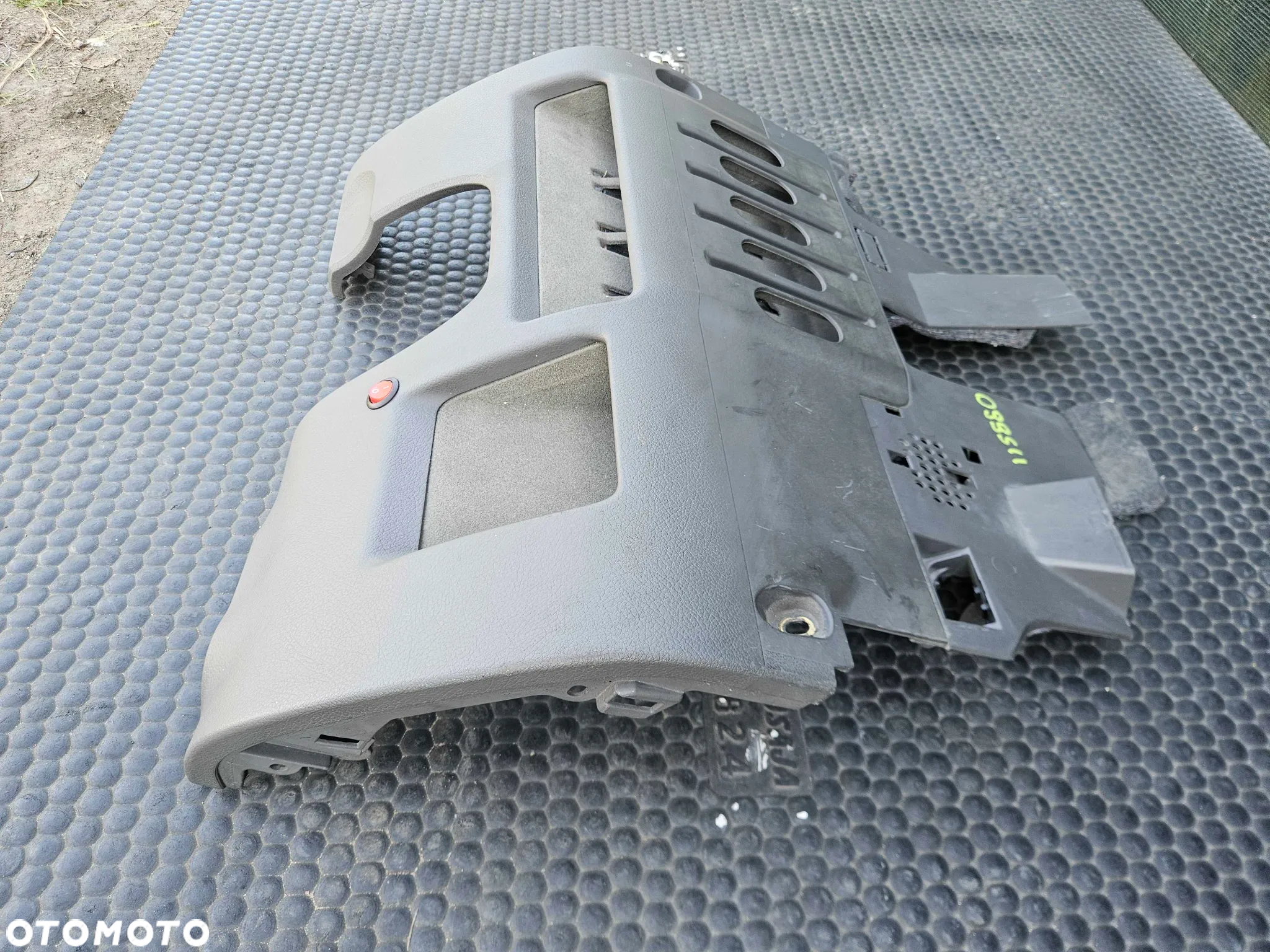 Schowek 8E1863075C Kierowcy Szary Swing Oslona pod Kierownice Europa Audi A4 B6 B7 - 9