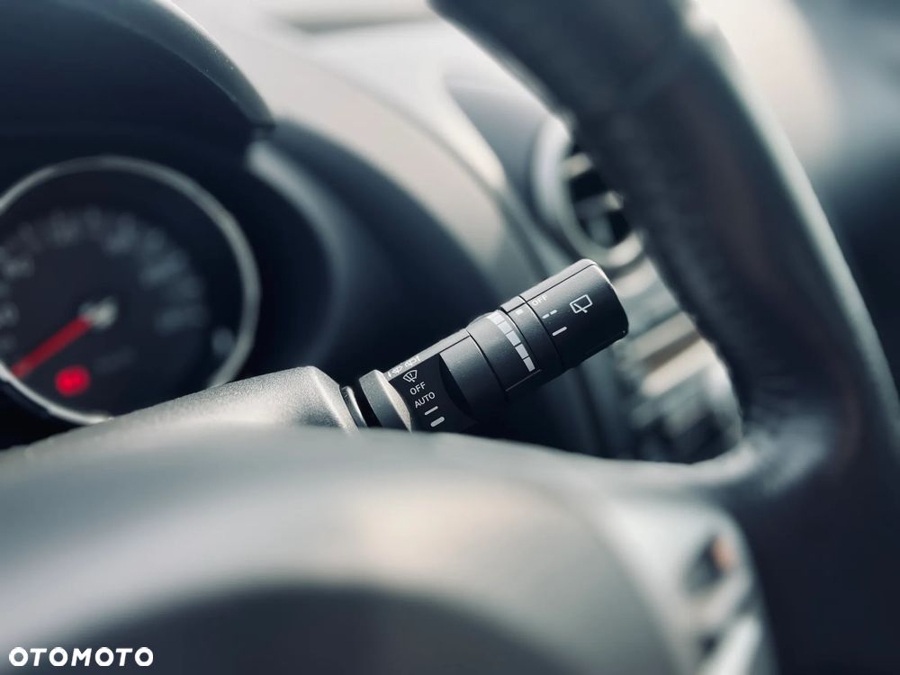 Nissan Qashqai 2.0 dCi DPF acenta - 25