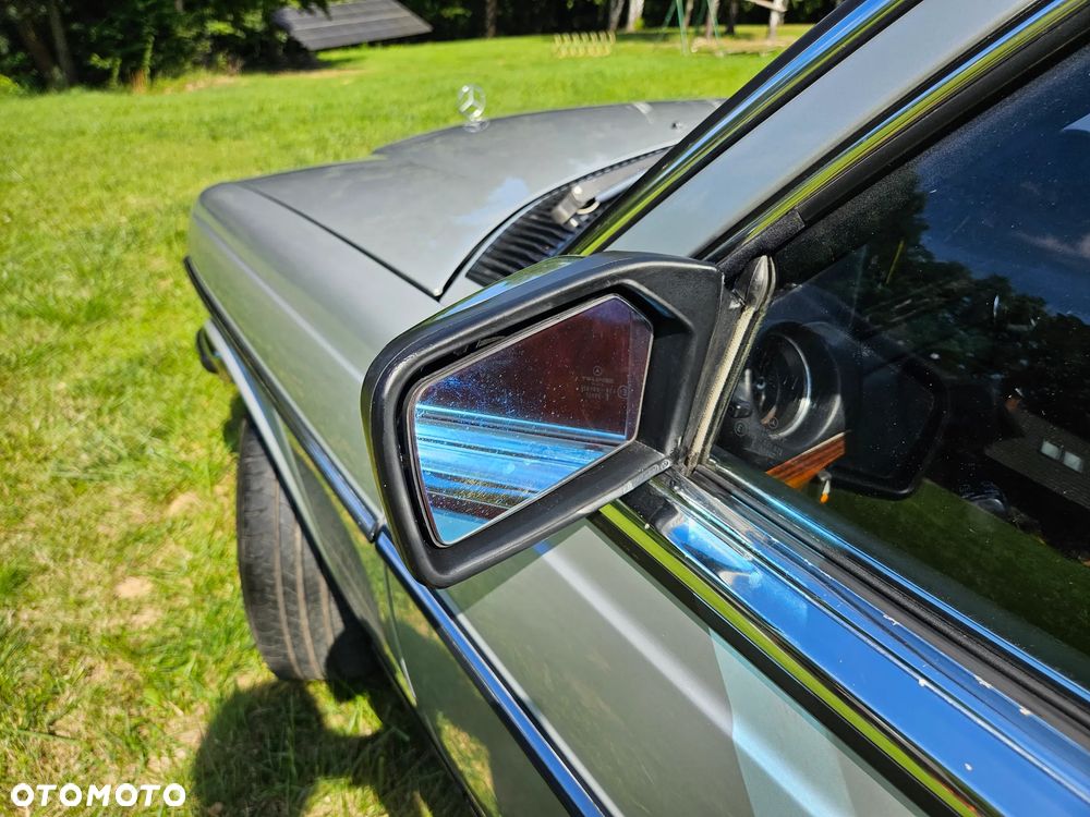 Mercedes-Benz W123 - 17