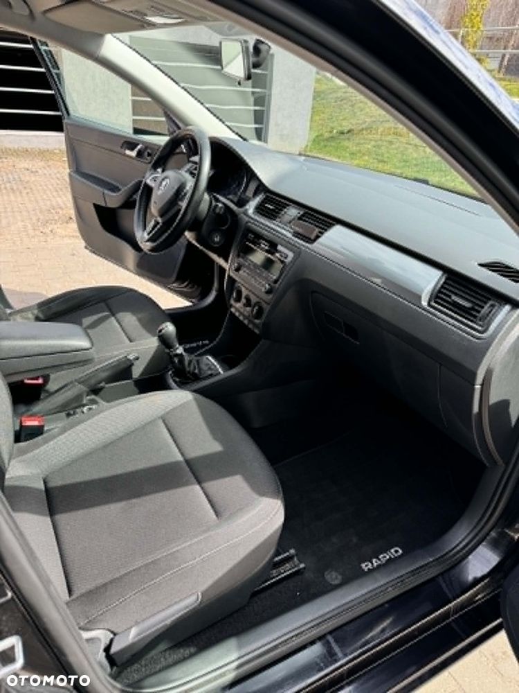Skoda RAPID 1.2 Ambition - 12