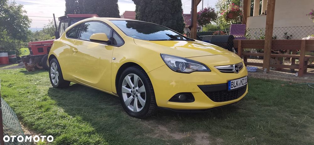 Opel Astra 1.6 Turbo Cosmo - 4