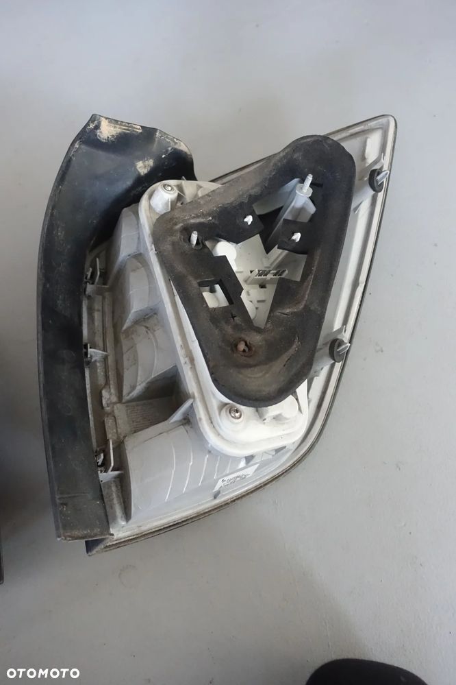 LAMPA  PRAWY TYŁ ASTRA H KOMBI - 2