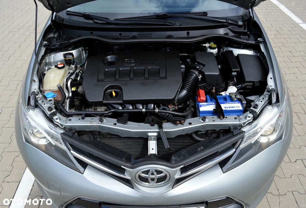 Toyota Auris 1.6 Premium Comfort - 35
