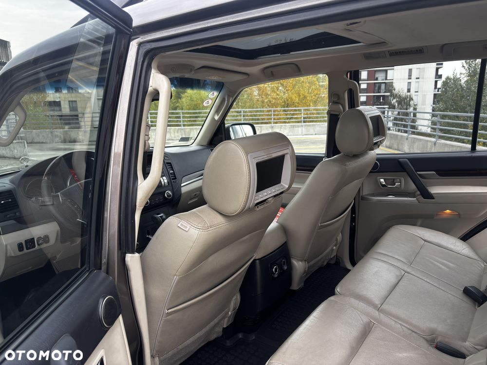 Mitsubishi Pajero - 7