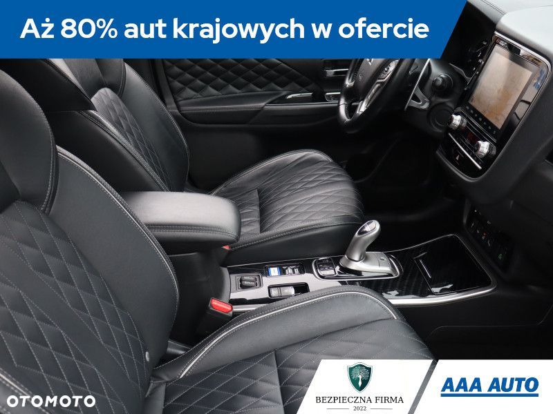 Mitsubishi Outlander - 11