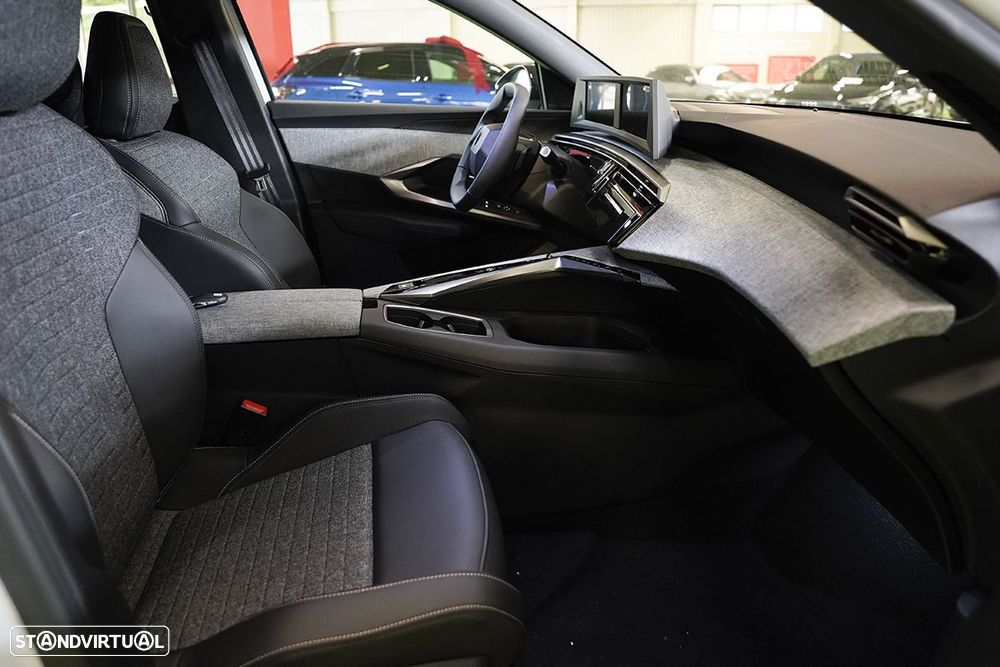 Peugeot 5008 1.2 Hybrid Allure Pack e-DCS6 - 17