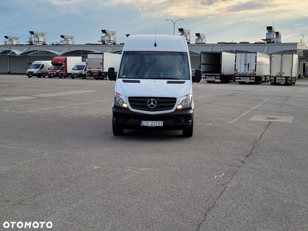 Mercedes-Benz Sprinter - 19