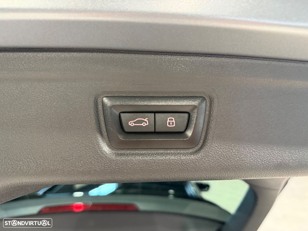 BMW M3 Competition xDrive - 24