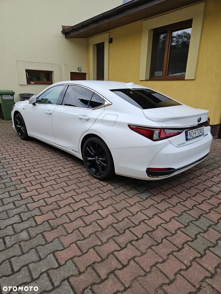 Lexus ES 300h F Sport Edition - 5