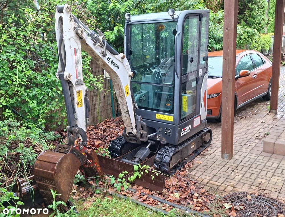 Bobcat E20 - 1