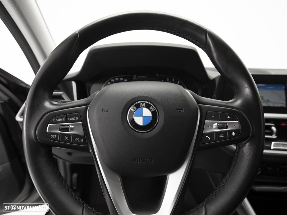 BMW 330 e Corporate Edition Auto — fotografia 18