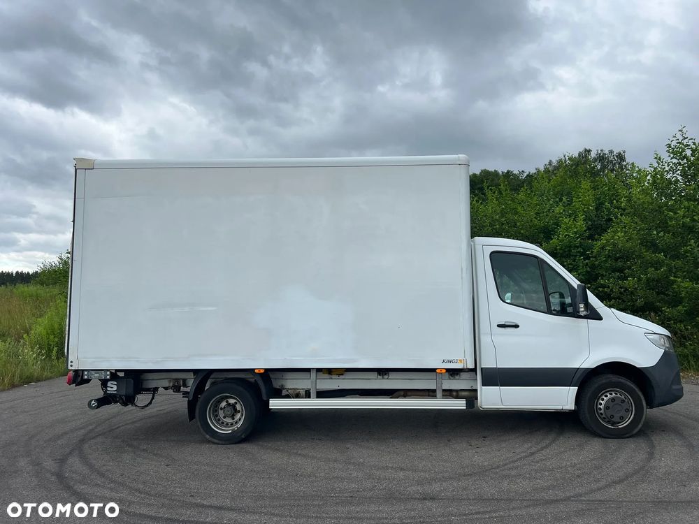 Mercedes-Benz Sprinter - 2