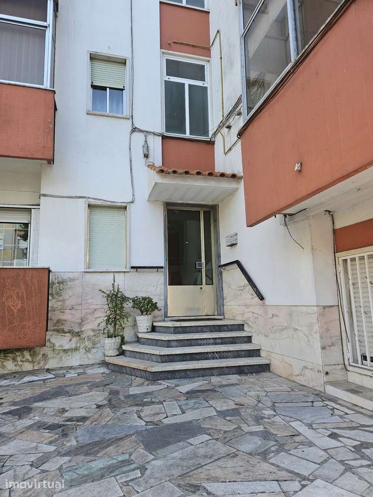Apartamento T2 para INVESTIMENTO Amadora - Grande imagem: 4/10