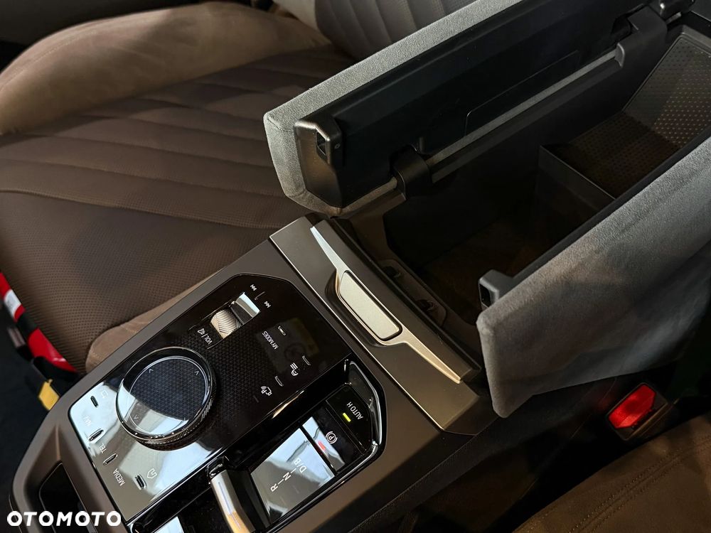 BMW iX xDrive45 - 21