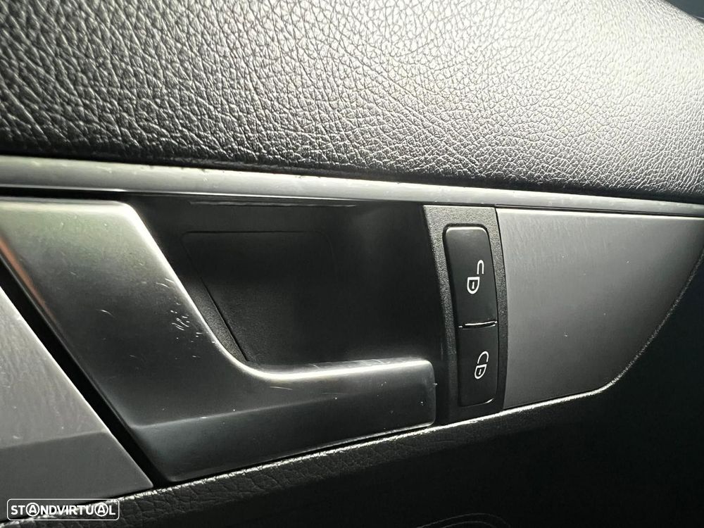 Mercedes-Benz E 350 d 4-Matic AMG Line - 38