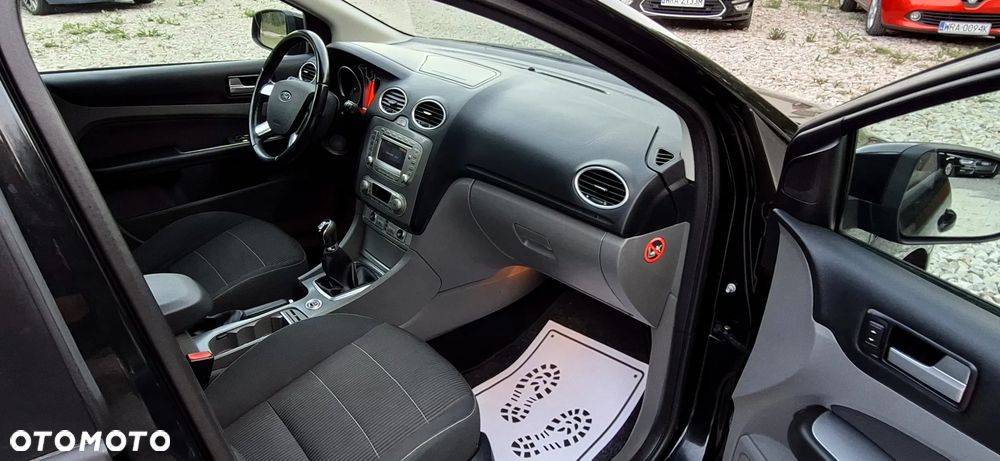 Ford Focus 1.8 Titanium - 19