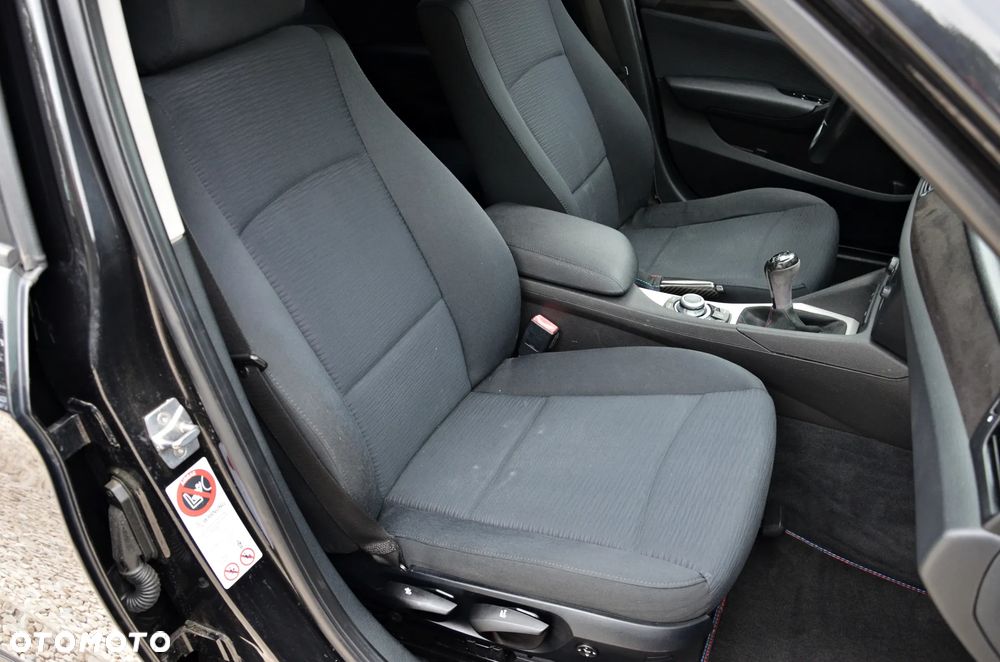 BMW X1 sDrive18d Sport Line - 37