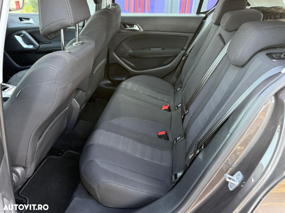 Peugeot 308 1.2 e-THP STT Allure - 25