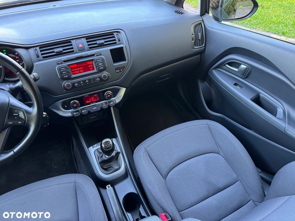 Kia Rio - 23
