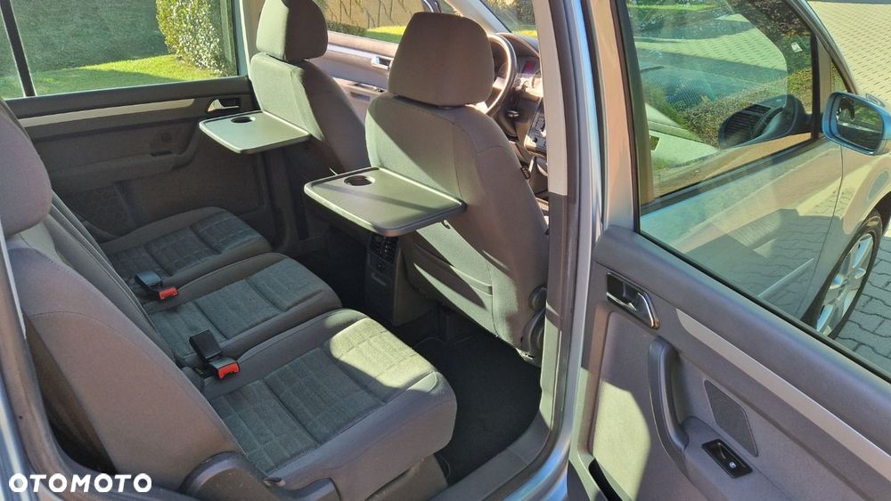 Volkswagen Touran - 17