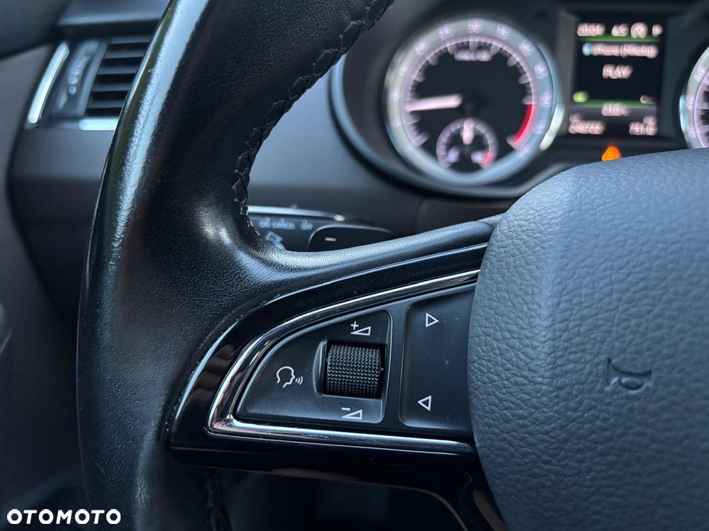 Skoda Octavia 2.0 TDI 4x4 L&K DSG - 12