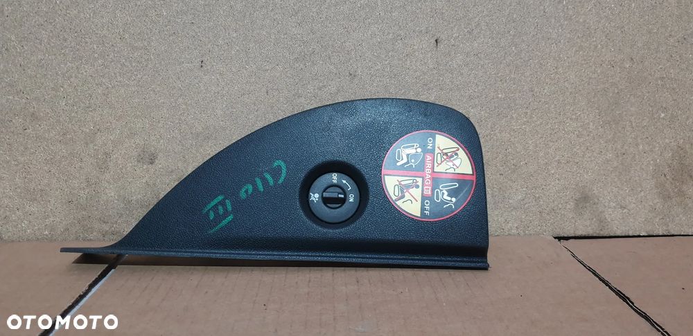 Renault Clio III Kombi 1.5 DCI Przełącznik AirBag Zaślepka Deski Prawa 8200475909 - 1