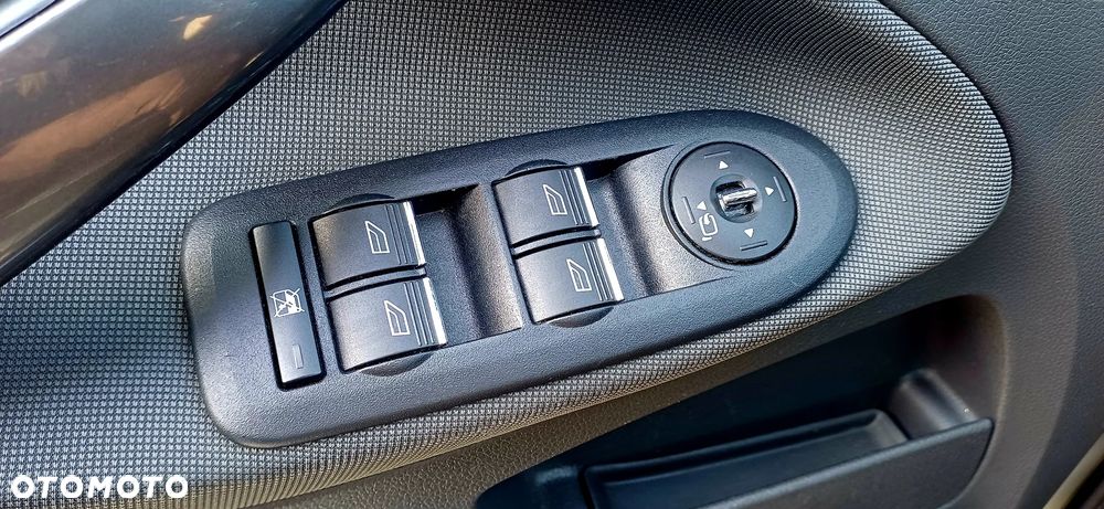 Ford Kuga 2.0 TDCi 4x4 Titanium - 24