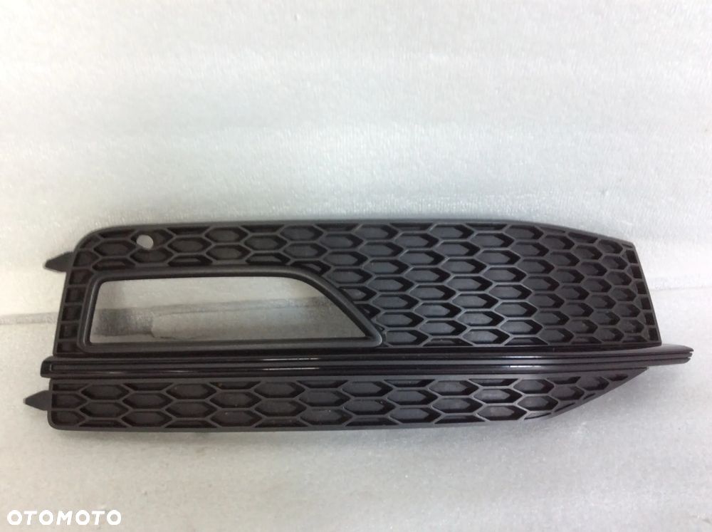 ATRAPA KRATKA ZDERZAKA PRAWA AUDI A4 B8 LIFT S-LINE S4 2011- 8K0807682