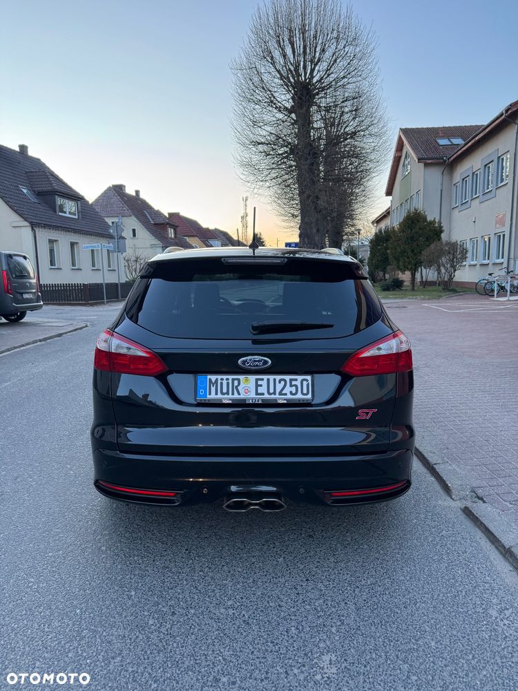 Ford Focus 2.0 EcoBoost ST mit Leder-Sport-Paket - 5