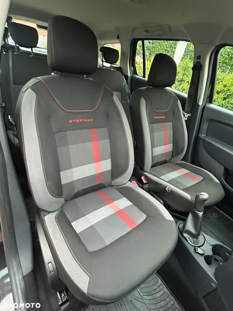 Dacia Logan MCV TCe 90 S&S Stepway Celebration - 13