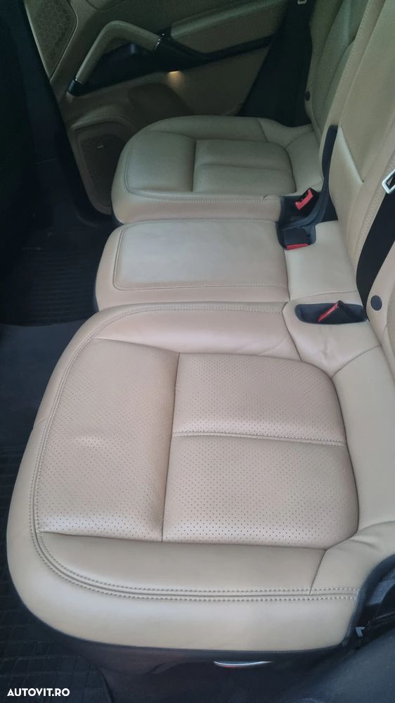Porsche Cayenne 3.0 L - 28