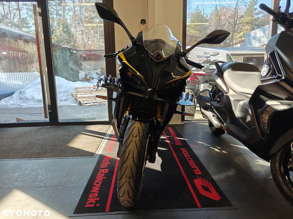 QJMOTOR SRK 800RR - 3