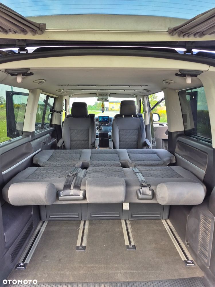 Volkswagen Multivan - 17