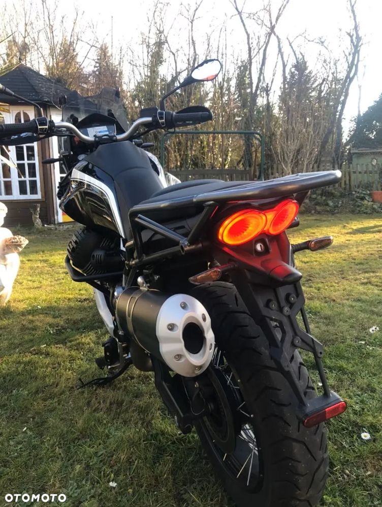 Moto Guzzi V85 - 4