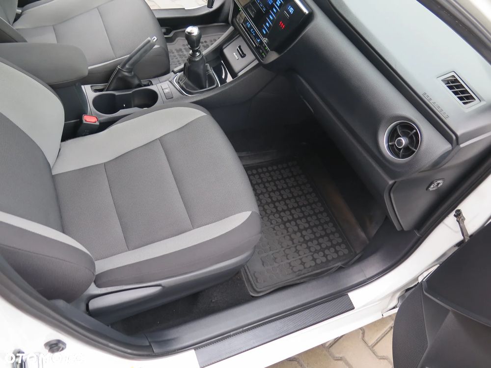 Toyota Auris 1.6 Active - 27
