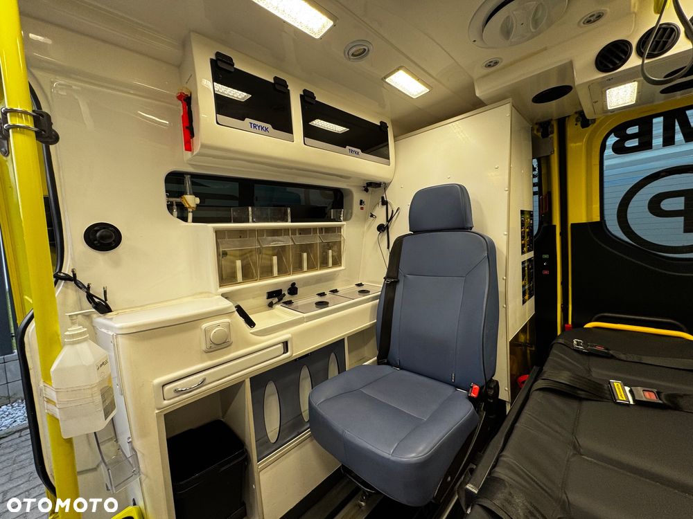 Mercedes-Benz Sprinter - 9