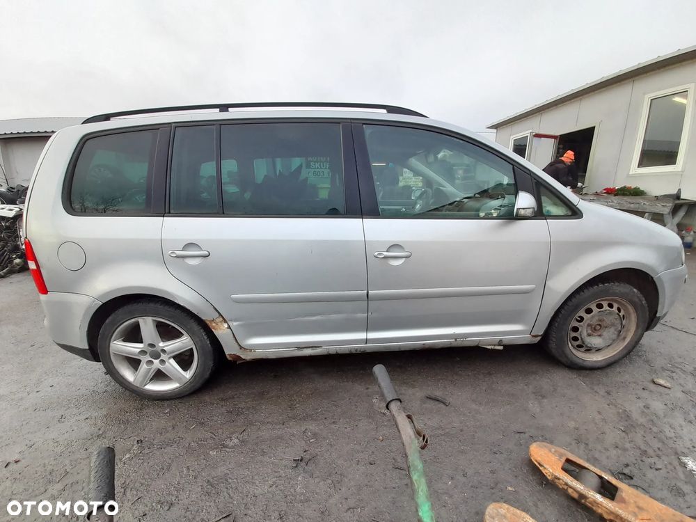 VW TOURAN ZDERZAK PRZÓD PRZEDNI LA7W - 16