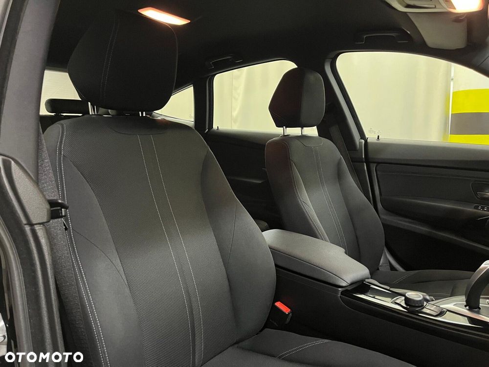 BMW Seria 3 318d Advantage - 34