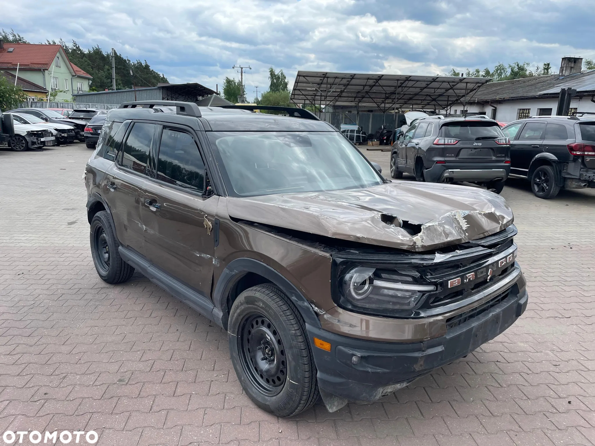 Ford Bronco - 6