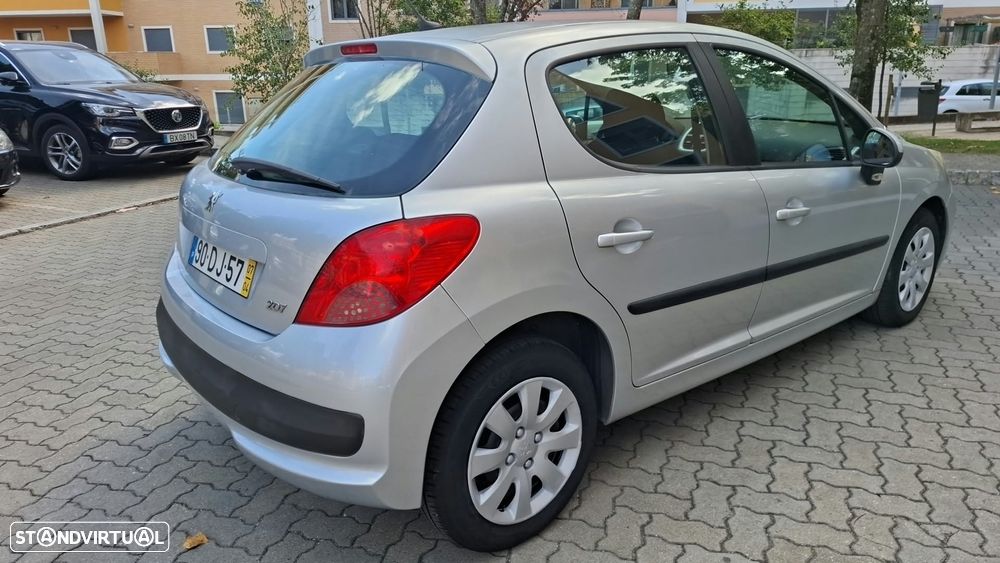 Peugeot 207 1.4 16V Trendy - 7