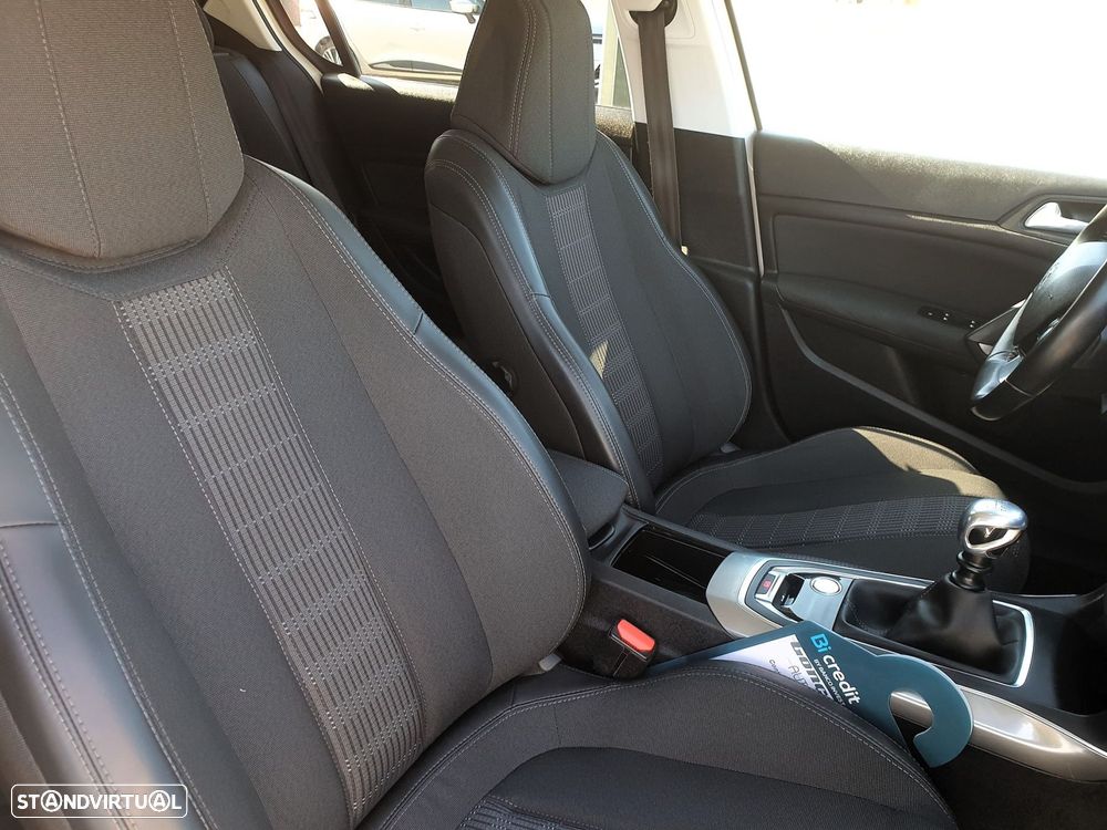 Peugeot 308 1.6 BlueHDi Allure J17 - 32