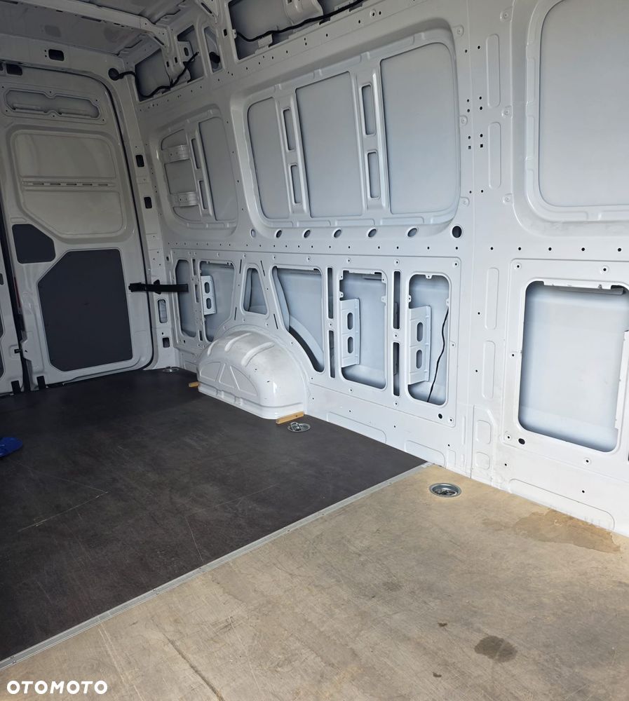 Volkswagen CRAFTER - 16