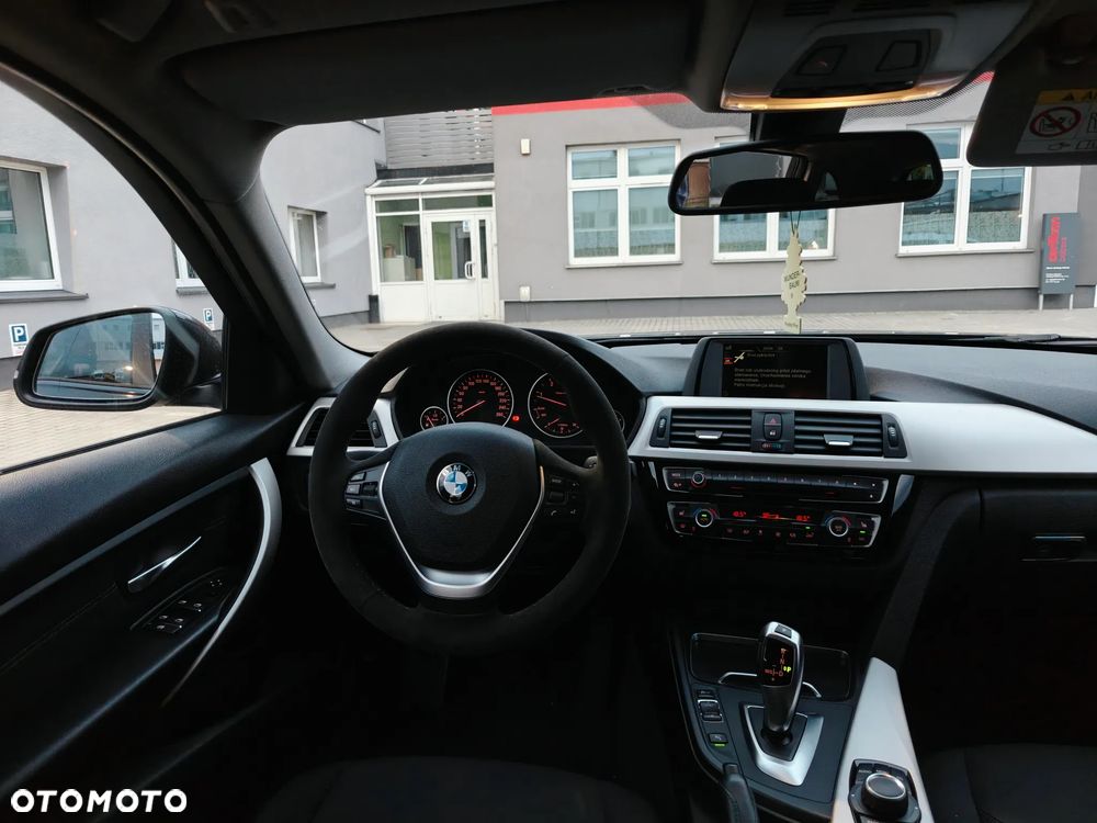 BMW Seria 3 318d M Sport Shadow - 7