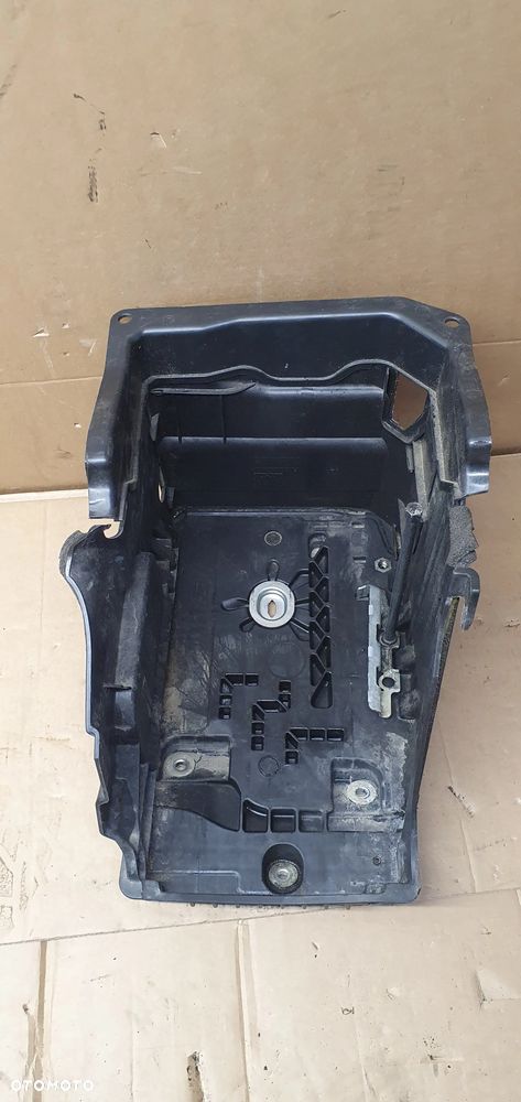 Podstawa akumulatora Land Rover Discovery Sport L550 6G9N-10757-AF - 1