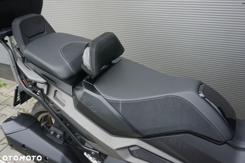 Kymco CV3 - 7