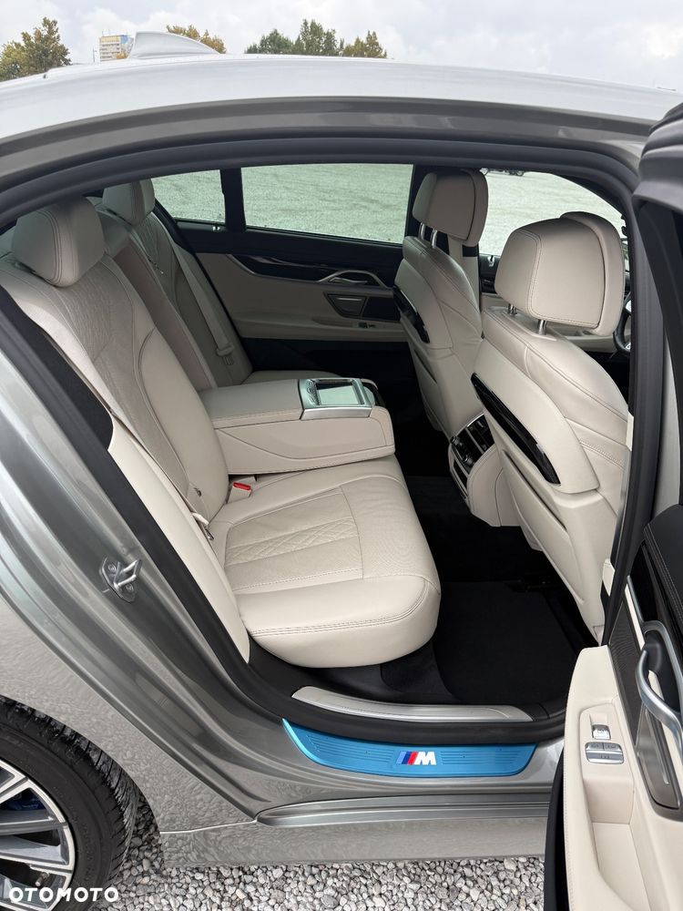 BMW Seria 7 750d xDrive - 9