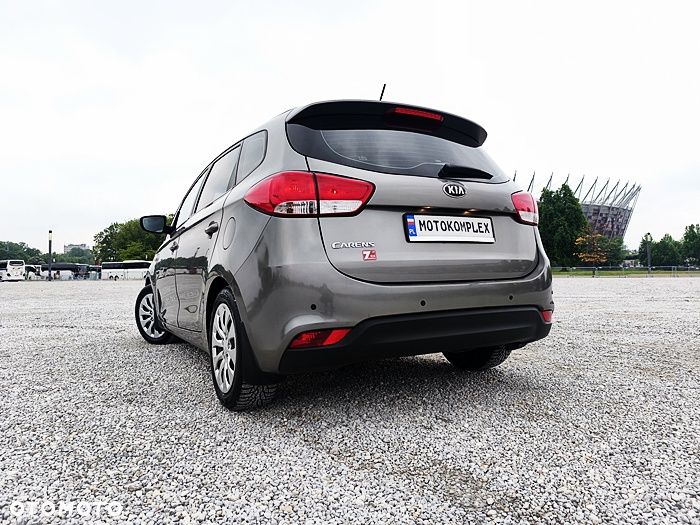 Kia Carens - 8
