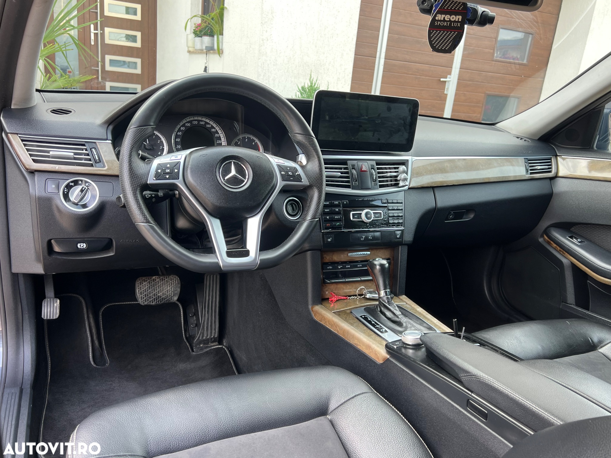 Mercedes-Benz E 200 T BlueTEC 7G-TRONIC Elegance - 26